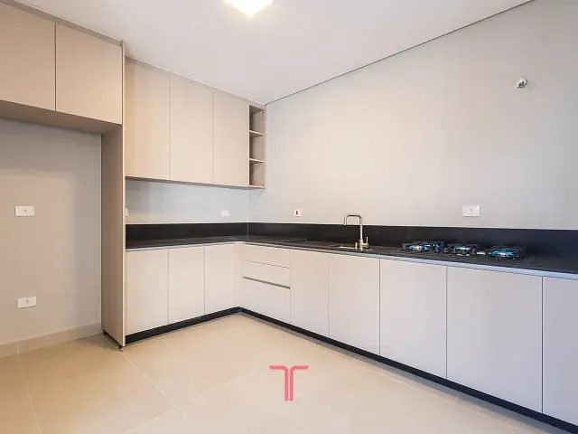 Casa com 95m² 3 quartos e 3 banheiros, à venda ou para alugar, no bairro São Braz em Curitiba