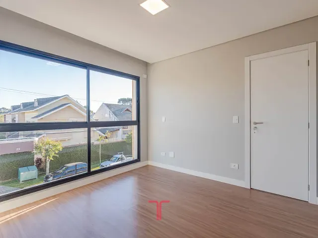 Casa com 95m² 3 quartos e 3 banheiros, à venda, no bairro São Braz em Curitiba