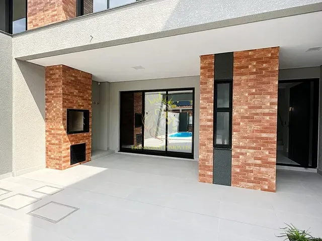 Sobrado 4 quartos e 4 banheiros, à venda, no bairro Barra em Balneário Camboriú