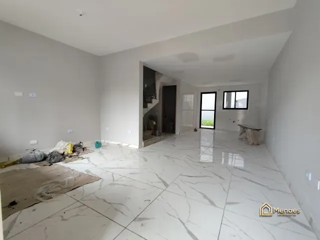 Sobrado com 113m² 4 quartos e 3 banheiros, à venda, no bairro Sítio Cercado em Curitiba