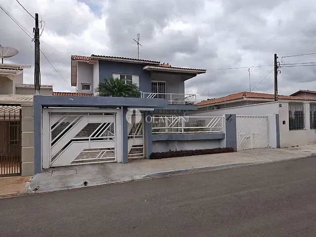 Sobrado com 300m² 4 quartos e 2 banheiros, à venda, no bairro Jardim Ricardo Duzzi em Artur Nogueira