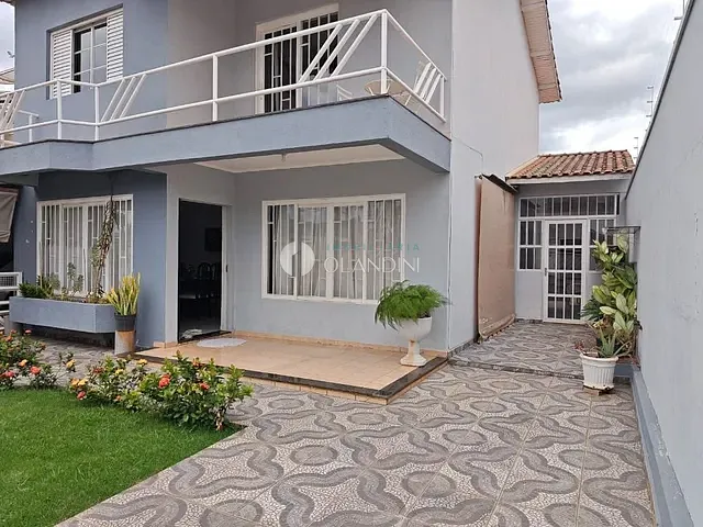 Sobrado com 300m² 4 quartos e 2 banheiros, à venda, no bairro Jardim Ricardo Duzzi em Artur Nogueira