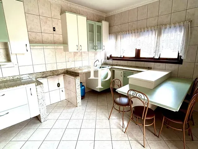 Sobrado com 376m² 4 quartos e 5 banheiros, à venda, no bairro Jardim São Caetano em São Caetano do Sul