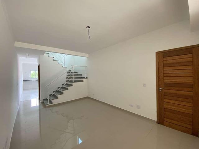Sobrado com 119m² 3 quartos e 2 banheiros, à venda, no bairro Jardim Rio das Pedras em Cotia