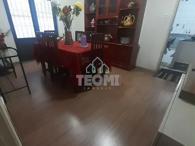 Sobrado com 129m² 2 quartos e 2 banheiros, à venda, no bairro Vila Jaboticabeira em Taubaté