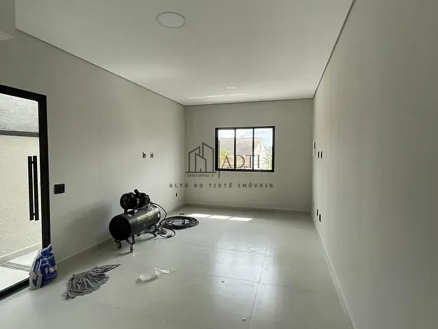 Sobrado com 150m² 3 quartos e 1 banheiro, à venda, no bairro Jardim Universo em Mogi das Cruzes