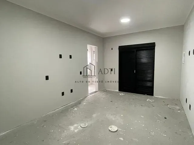 Sobrado com 150m² 3 quartos e 1 banheiro, à venda, no bairro Jardim Universo em Mogi das Cruzes