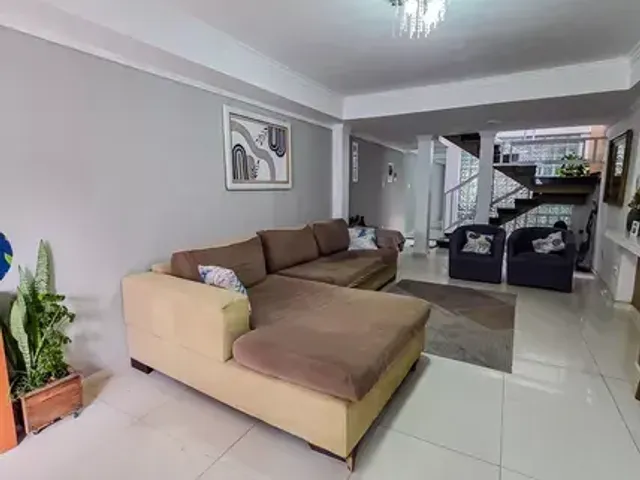 Sobrado 4 quartos e 3 banheiros, à venda, no bairro Santa Terezinha em Santo André