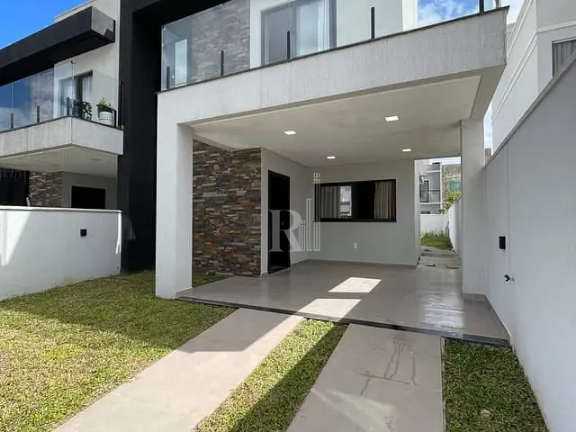 Sobrado 3 quartos e 3 banheiros, à venda, no bairro Areias em Tijucas