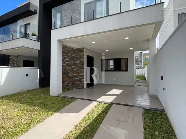 Sobrado 3 quartos e 3 banheiros, à venda, no bairro Areias em Tijucas