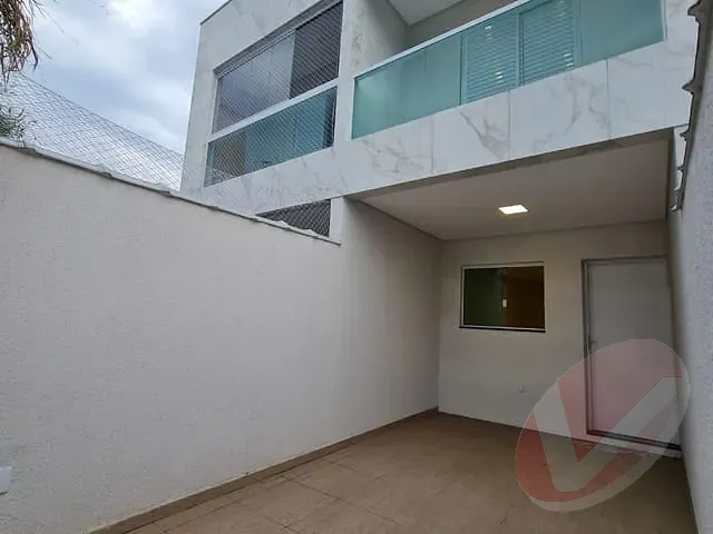 Sobrado com 74m² 2 quartos e 2 banheiros, à venda, no bairro Caiçara em Praia Grande