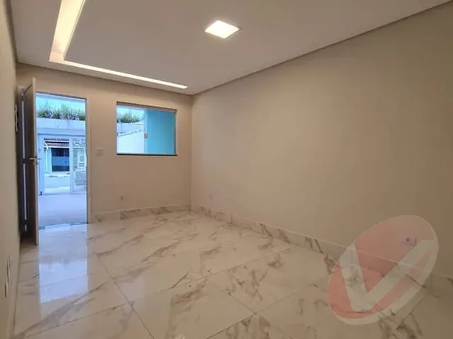 Sobrado com 74m² 2 quartos e 2 banheiros, à venda, no bairro Caiçara em Praia Grande