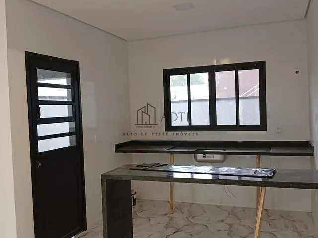 Sobrado 3 quartos e 3 banheiros, à venda, no bairro Vila Suissa em Mogi das Cruzes