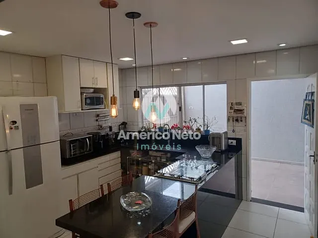 Sobrado com 250m² 2 quartos e 2 banheiros, à venda, no bairro Cerâmica em São Caetano do Sul