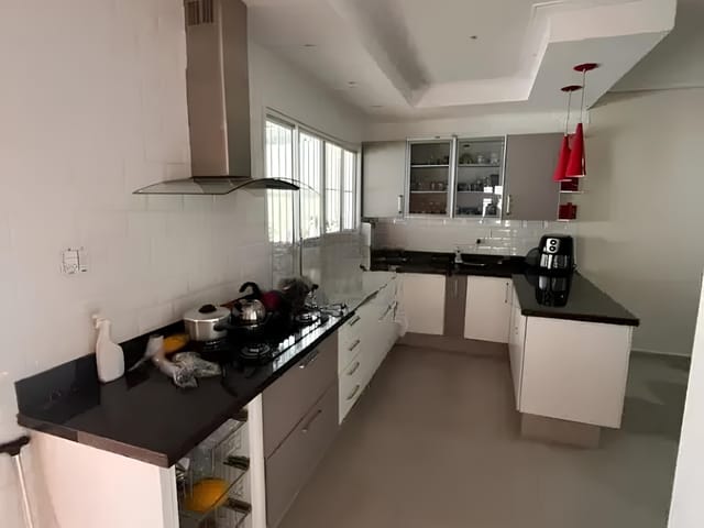 Sobrado com 400m² 3 quartos e 2 banheiros, à venda, no bairro Vila Assunção em Santo André