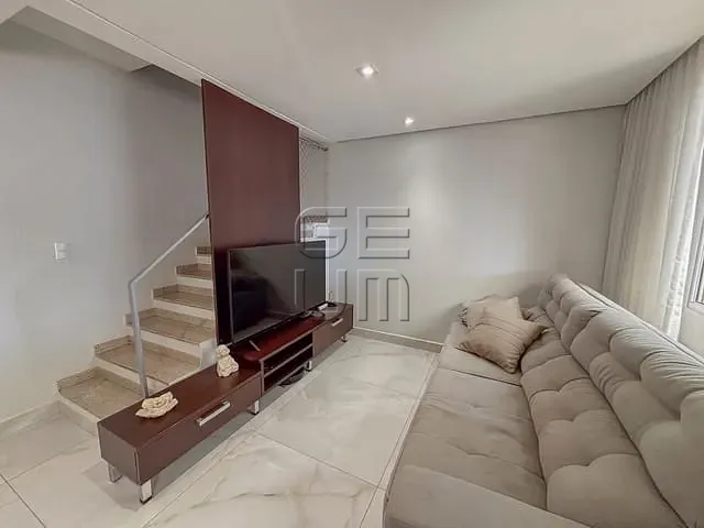 Sobrado com 157m² 3 quartos e 3 banheiros, à venda, no bairro Aurora em Londrina