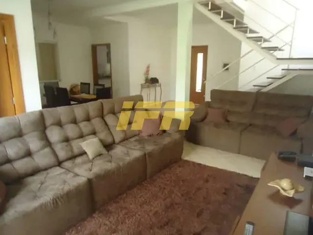 Sobrado com 300m² 3 quartos e 3 banheiros, à venda, no bairro Bairro dos Guedes em Tremembé