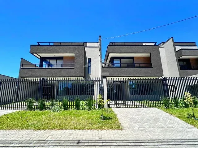 Sobrado com 198m² 3 quartos e 3 banheiros, à venda, no bairro Centro em São José dos Pinhais