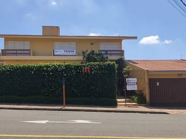 Sobrado com 497m², à venda, no bairro Quebec em Londrina
