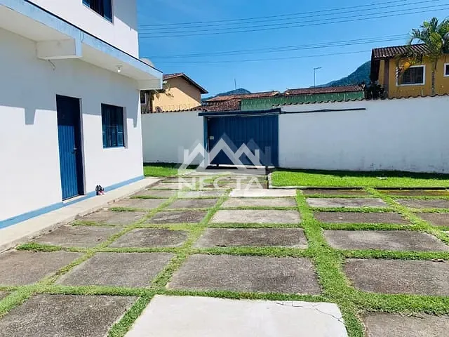 Sobrado com 70m² 2 quartos e 2 banheiros, à venda, no bairro Vila Balneário Santa Martha em Caraguatatuba