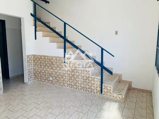 Sobrado com 70m² 2 quartos e 2 banheiros, à venda, no bairro Vila Balneário Santa Martha em Caraguatatuba