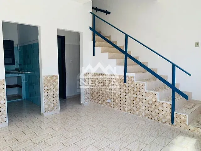 Sobrado com 70m² 2 quartos e 2 banheiros, à venda, no bairro Vila Balneário Santa Martha em Caraguatatuba