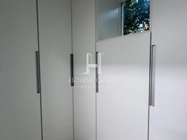 Sobrado com 470m² 4 quartos e 5 banheiros, para alugar, no bairro Jardins Madri em Goiânia
