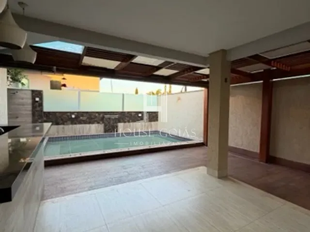 Sobrado com 470m² 4 quartos e 5 banheiros, para alugar, no bairro Jardins Madri em Goiânia