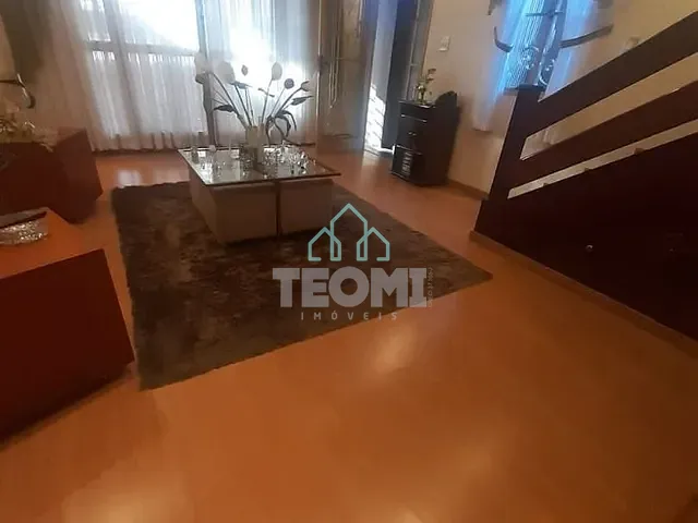 Sobrado com 129m² 3 quartos e 3 banheiros, à venda, no bairro Vila Jaboticabeira em Taubaté