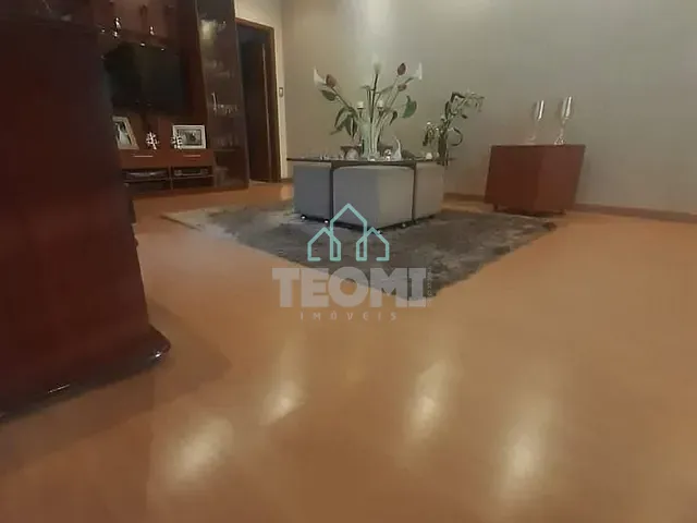 Sobrado com 129m² 3 quartos e 3 banheiros, à venda, no bairro Vila Jaboticabeira em Taubaté