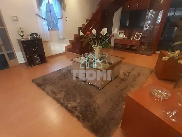 Sobrado com 129m² 3 quartos e 3 banheiros, à venda, no bairro Vila Jaboticabeira em Taubaté