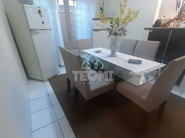 Sobrado com 129m² 3 quartos e 3 banheiros, à venda, no bairro Vila Jaboticabeira em Taubaté