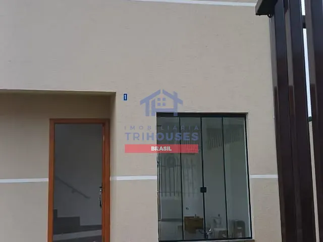 Sobrado 3 quartos e 3 banheiros, à venda, no bairro Guarani em Colombo