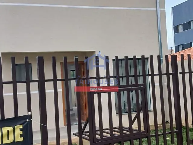 Sobrado 3 quartos e 3 banheiros, à venda, no bairro Guarani em Colombo