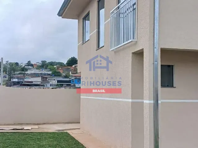 Sobrado 3 quartos e 3 banheiros, à venda, no bairro Guarani em Colombo