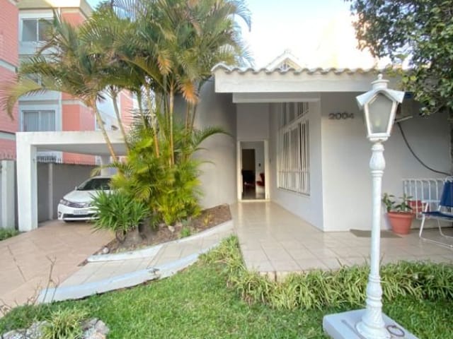 Casa 4 quartos e 4 banheiros, à venda, no bairro Centro em Pelotas