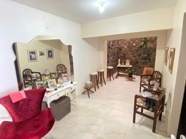 Casa 4 quartos e 4 banheiros, à venda, no bairro Centro em Pelotas