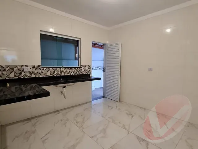 Sobrado com 89m² 2 quartos e 2 banheiros, à venda, no bairro Caiçara em Praia Grande