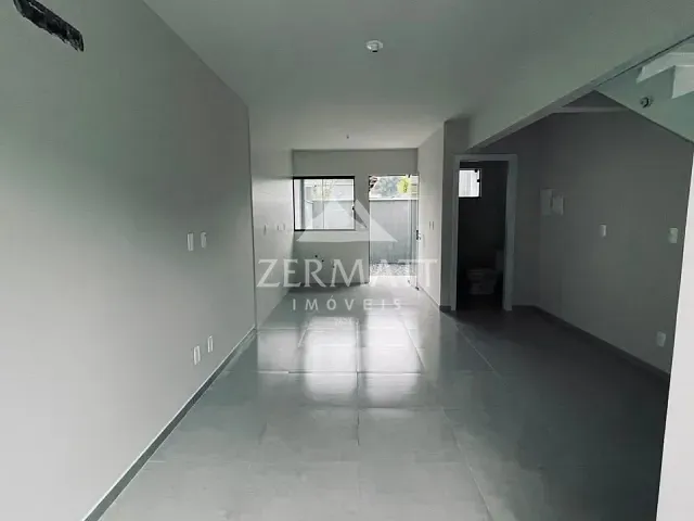 Sobrado 2 quartos e 2 banheiros, para alugar, no bairro Velha Central em Blumenau