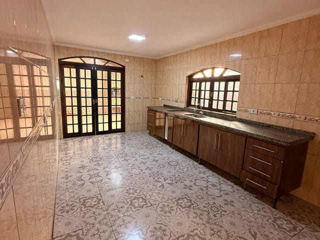 Sobrado 3 quartos e 4 banheiros, para alugar, no bairro Vila Floresta em Santo André