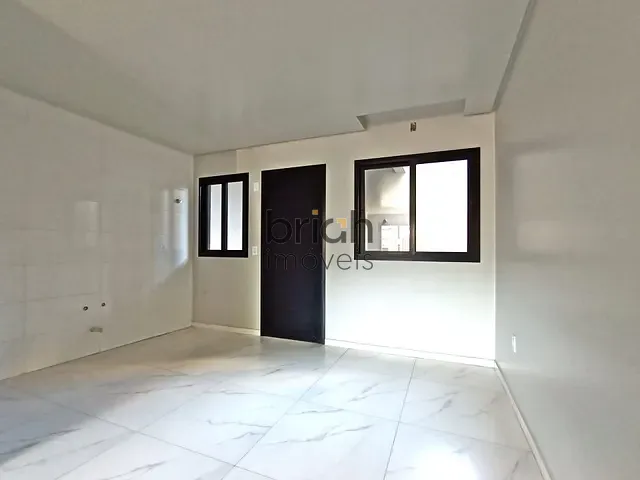 Sobrado 3 quartos e 3 banheiros, à venda, no bairro Pátria Nova em Novo Hamburgo