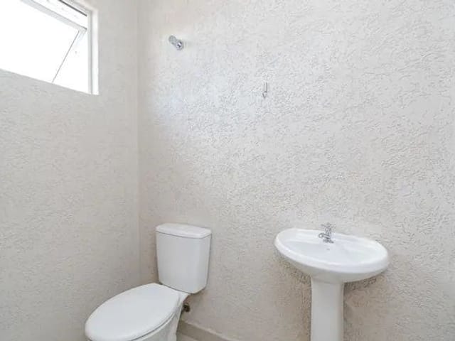 Sobrado com 150m² 3 quartos e 4 banheiros, à venda, no bairro Boqueirão em Curitiba