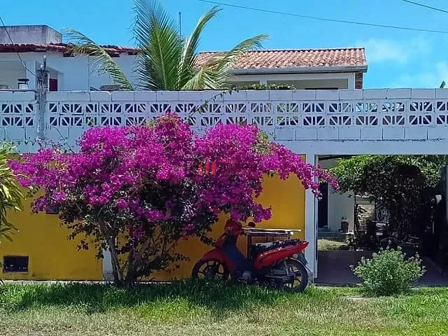 Sobrado com 250m² 4 quartos e 3 banheiros, à venda, no bairro Coroa Vermelha em Santa Cruz Cabrália