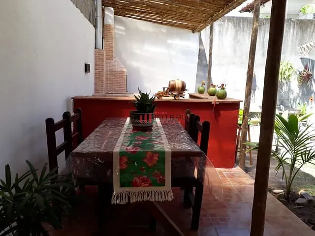 Sobrado com 250m² 4 quartos e 3 banheiros, à venda, no bairro Coroa Vermelha em Santa Cruz Cabrália