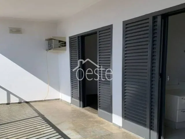 Sobrado com 167m² 2 quartos e 2 banheiros, para alugar, no bairro Centro em Santa Bárbara D'Oeste