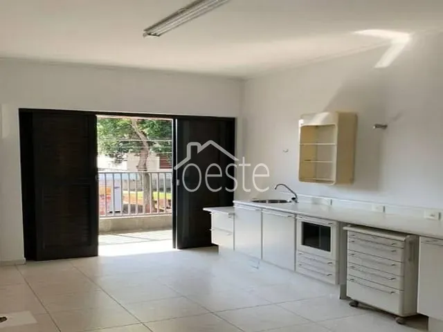 Sobrado com 167m² 2 quartos e 2 banheiros, para alugar, no bairro Centro em Santa Bárbara D'Oeste