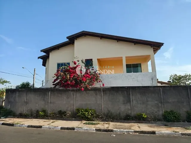 Sobrado com 219m² 3 quartos e 2 banheiros, à venda, no bairro Parque Residencial Ida Sia em Artur Nogueira