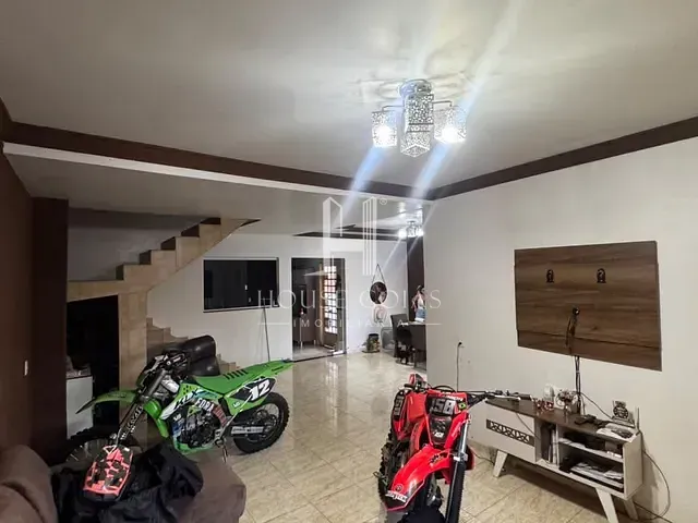 Sobrado 3 quartos e 3 banheiros, à venda, no bairro Residencial Vale dos Sonhos I em Goiânia