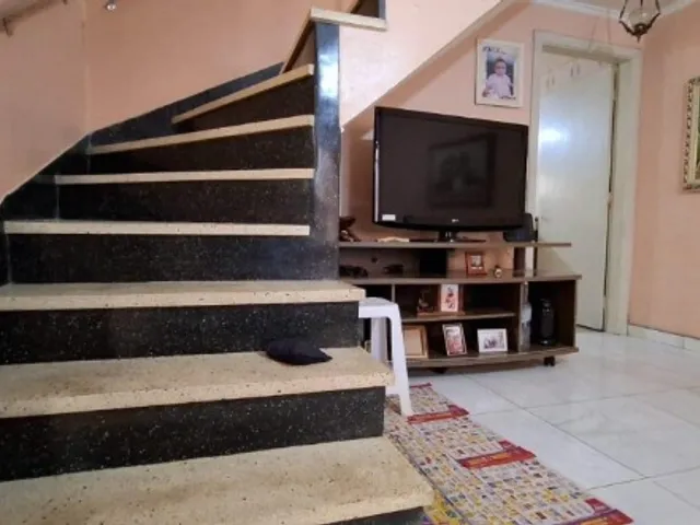 Sobrado 2 quartos e 2 banheiros, à venda, no bairro Jardim Bela Vista em Santo André