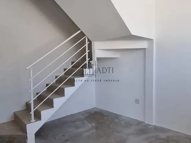 Sobrado 2 quartos e 2 banheiros, à venda, no bairro Vila Suissa em Mogi das Cruzes